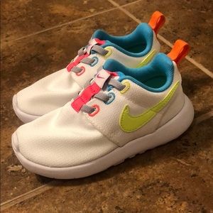 Toddler size 9 Nike -NEW